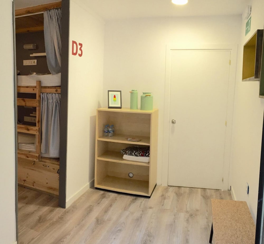 Фото Ant Hostel Barcelona