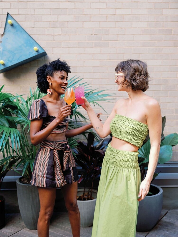 Фото Yours Truly Dc