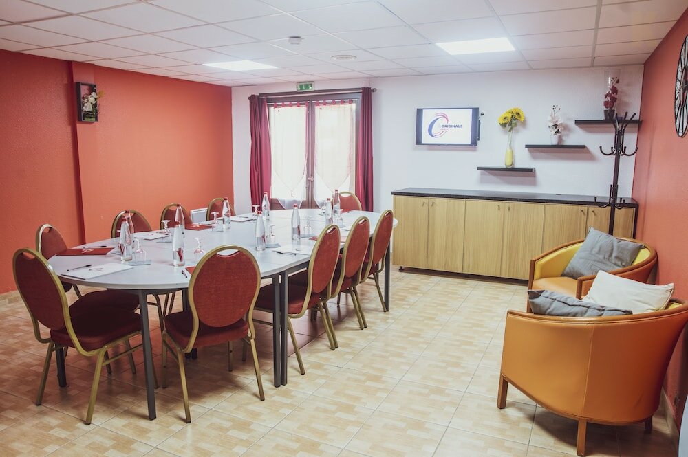 Фото Hotel The Originals Arras