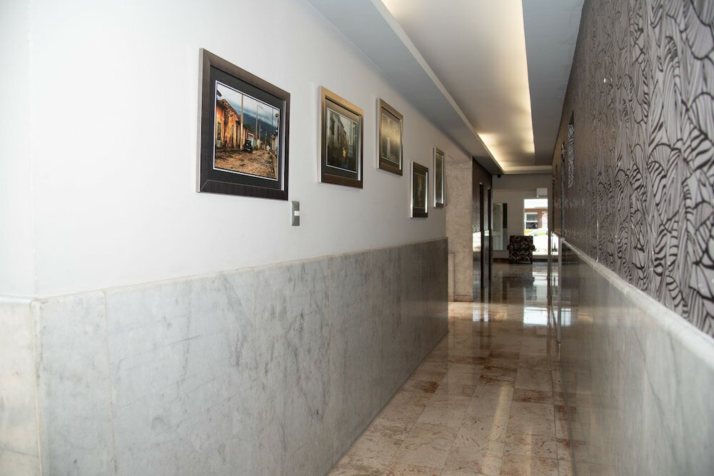 Фото Impala Hotel in front of the Ado