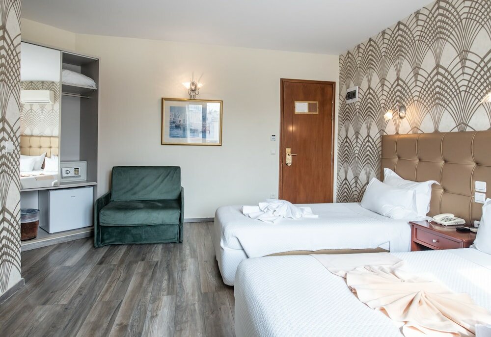 Фото Golden City