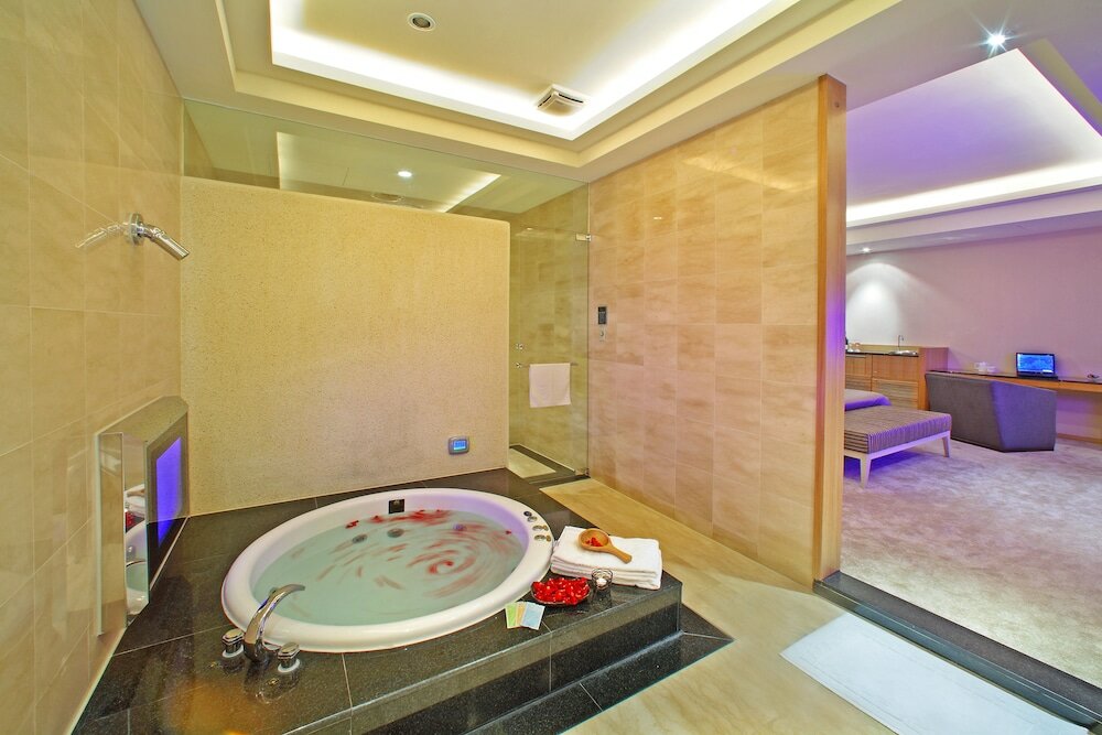 Фото Young Motel