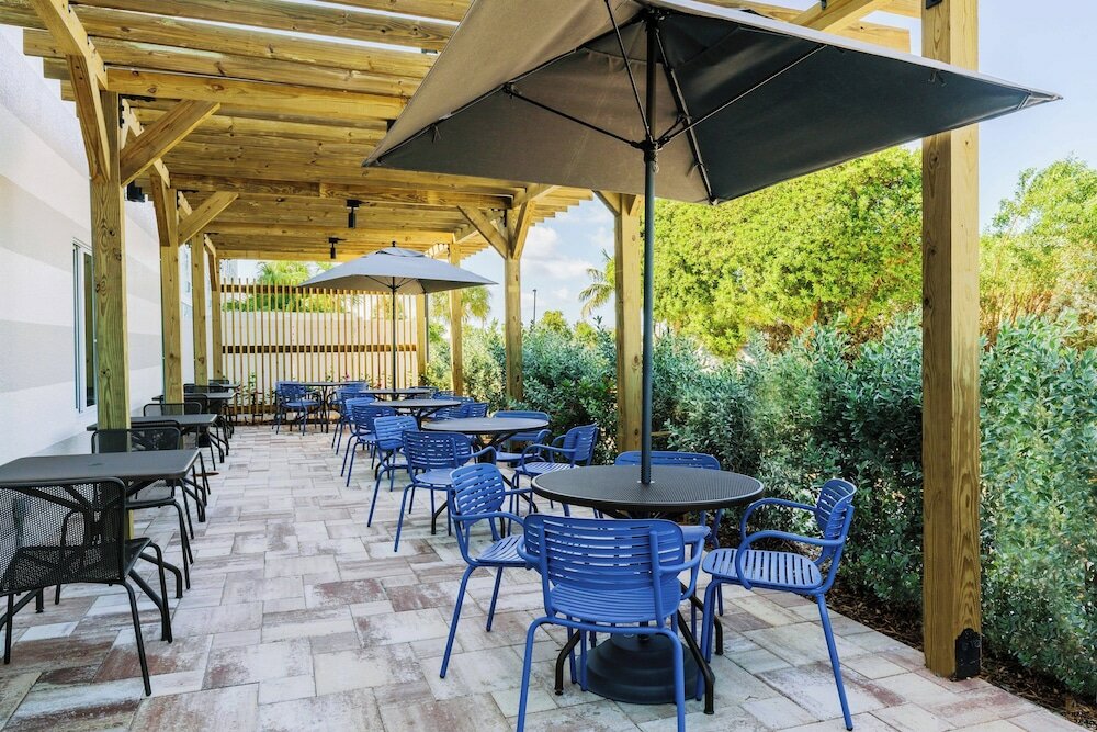 Фото Fairfield Inn & Suites by Marriott Marathon Florida Keys