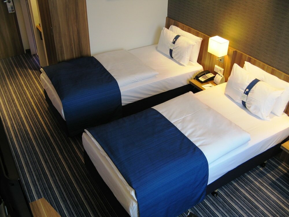 Фото Holiday Inn Express Neunkirchen