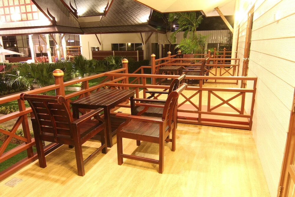 Фото Bhu Tarn Koh Chang Resort and SPA