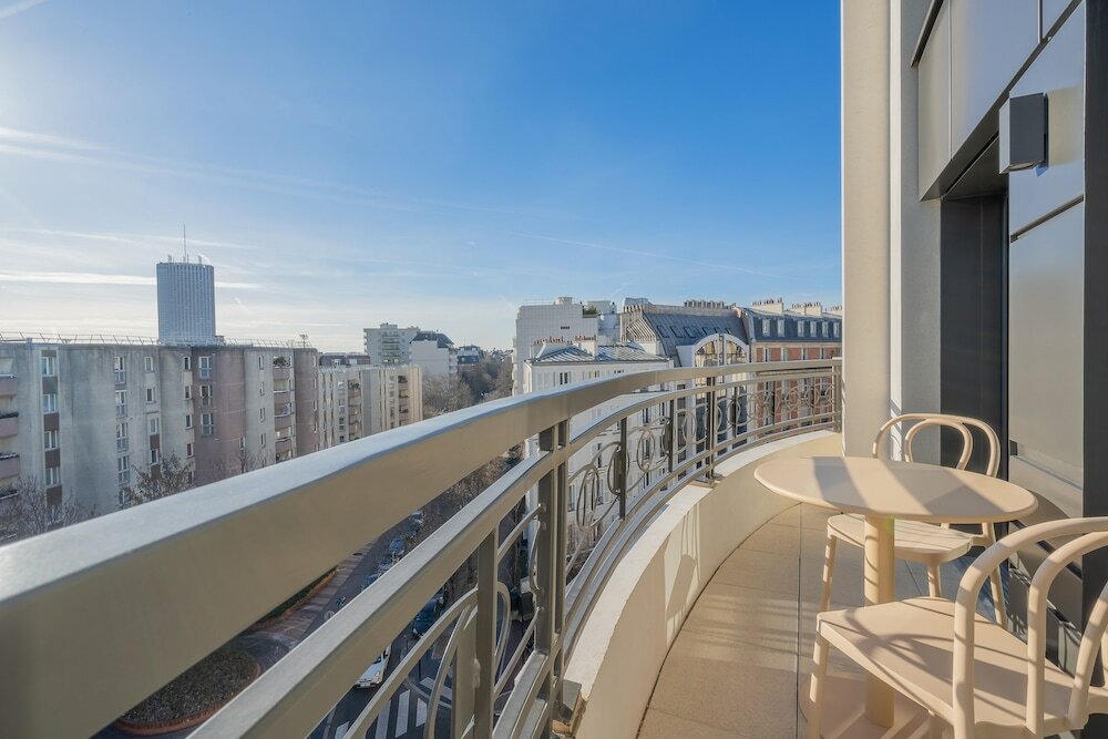 Фото Yuna Porte Maillot