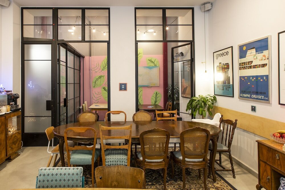 Фото The Caravan