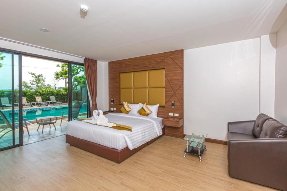 Фото The Bell Airport Phuket Hotel