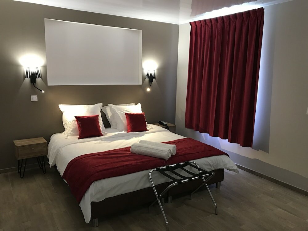 Фото отеля 2