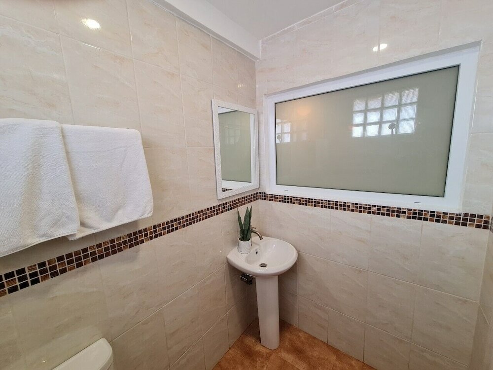 Фото Opal House Hotel & Restaurant