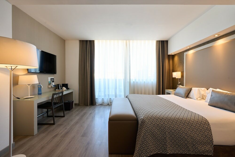 Фото Catalonia Square