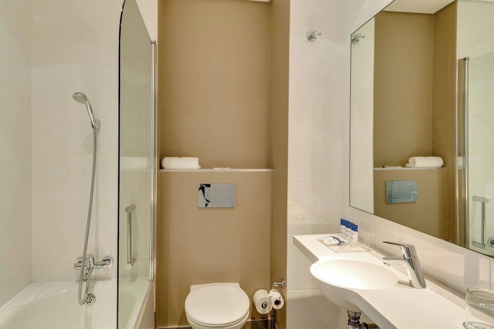 Фото Protea Hotel Cape Town Waterfront Breakwater Lodge