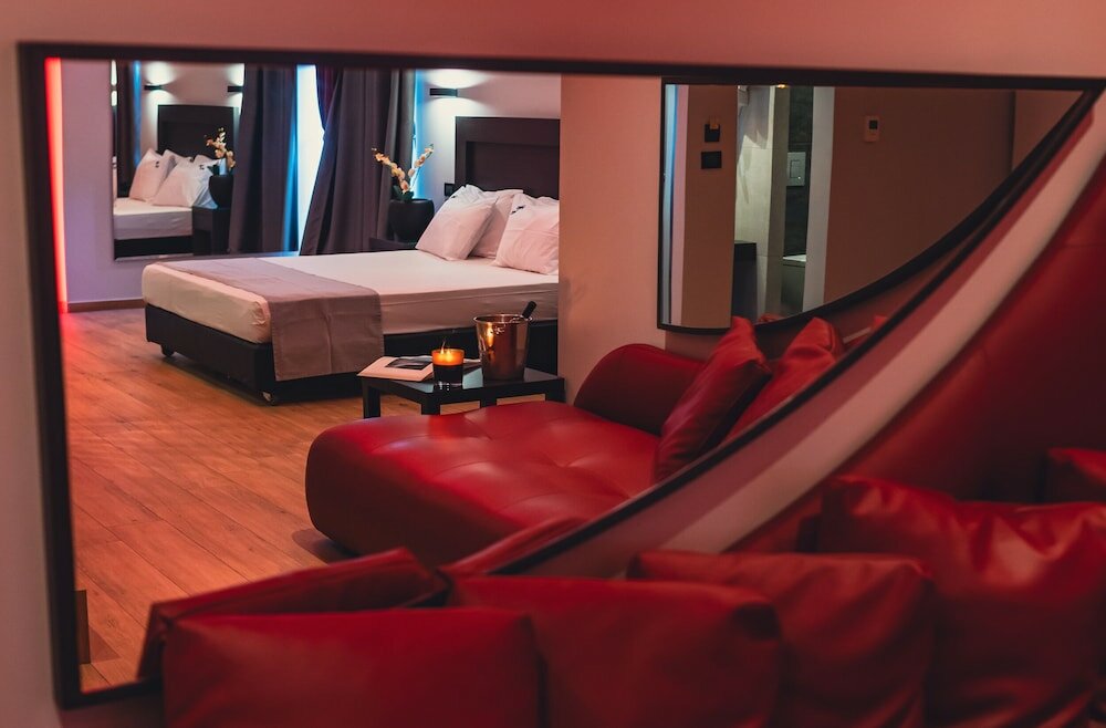 Фото Pines Hotel