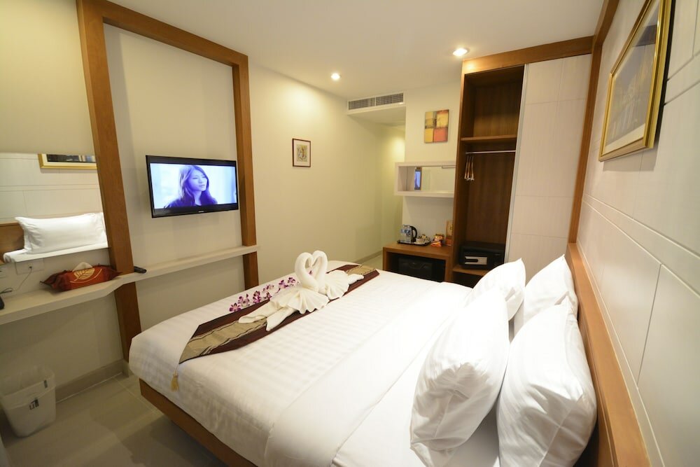 Фото The Patong Center Hotel