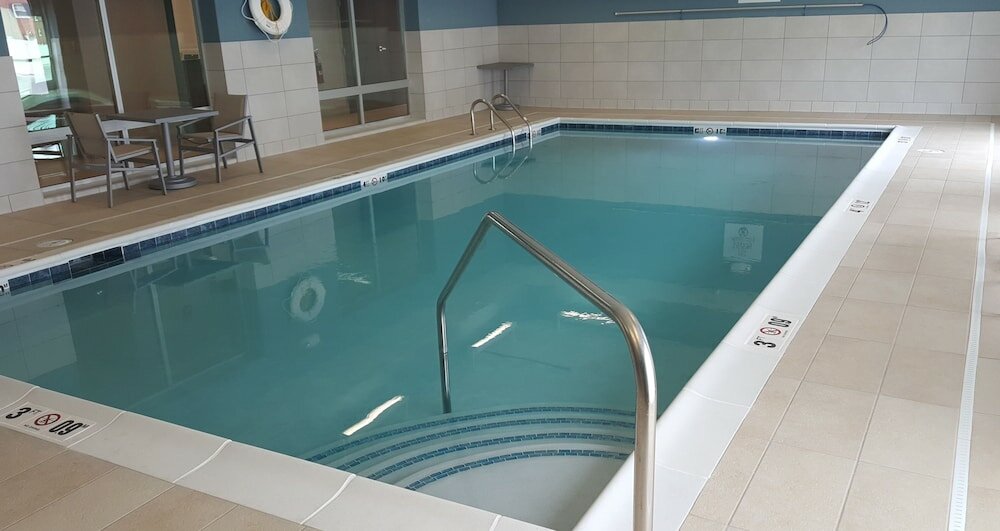 Фото Holiday Inn Express & Suites Toledo West, an Ihg Hotel