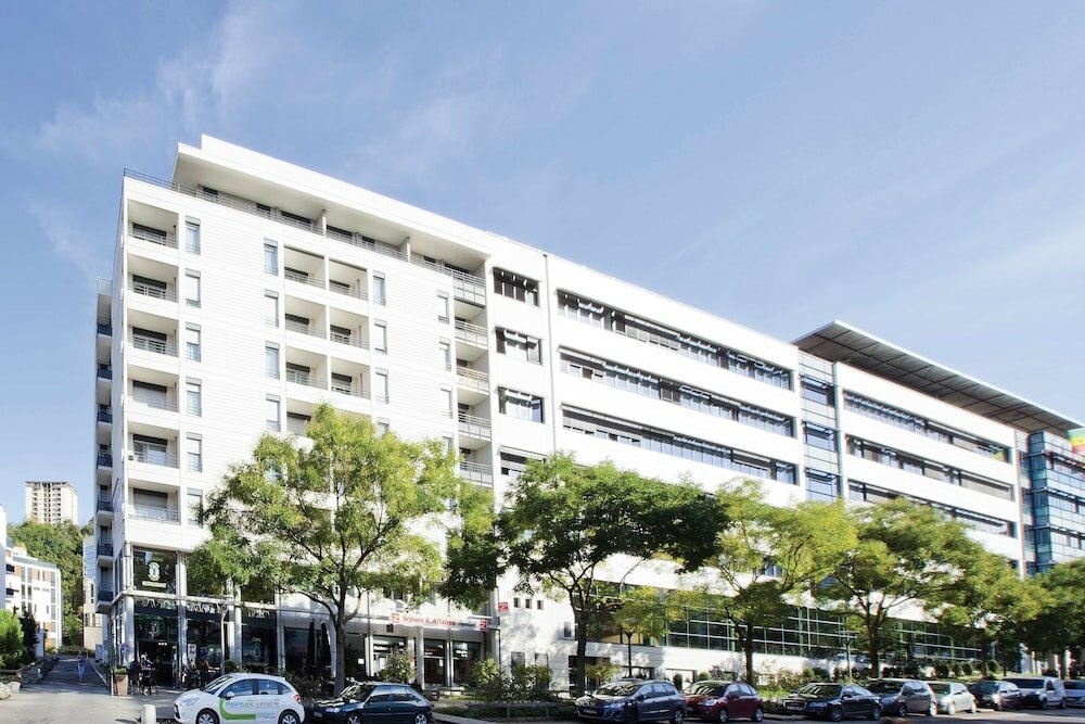 Фото Séjours & Affaires Lyon Park Lane