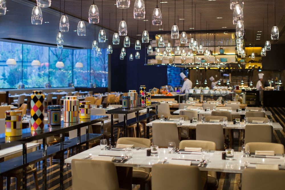 Фото Renaissance Nanjing Olympic Centre Hotel