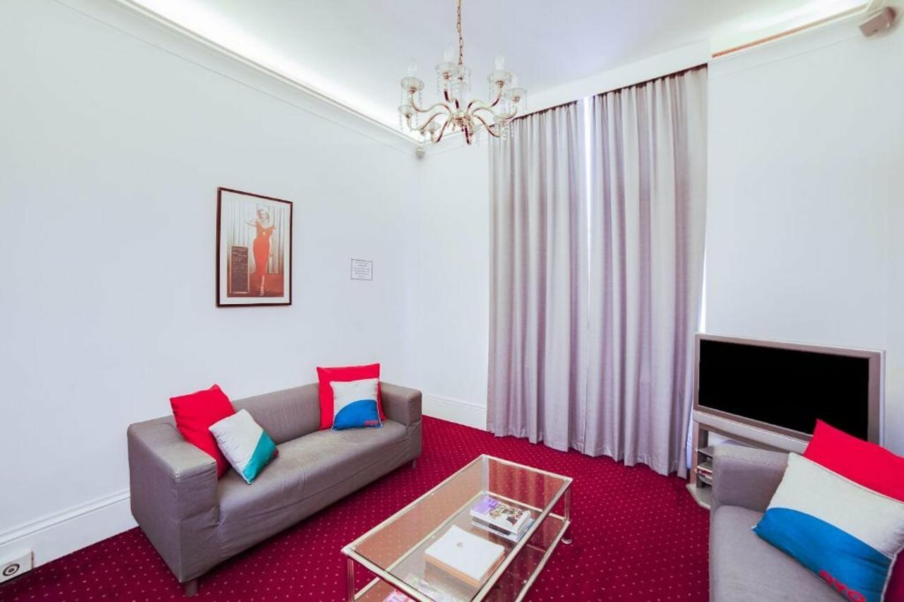 Фото St Georges Hotel Pimlico