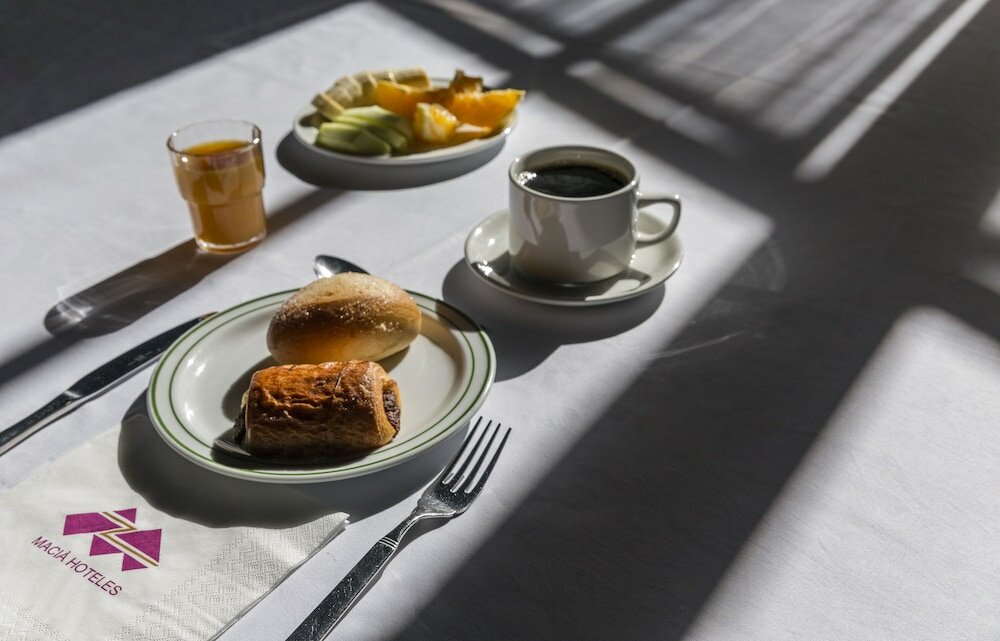 Фото Macià Monasterio de los Basilios Hotel