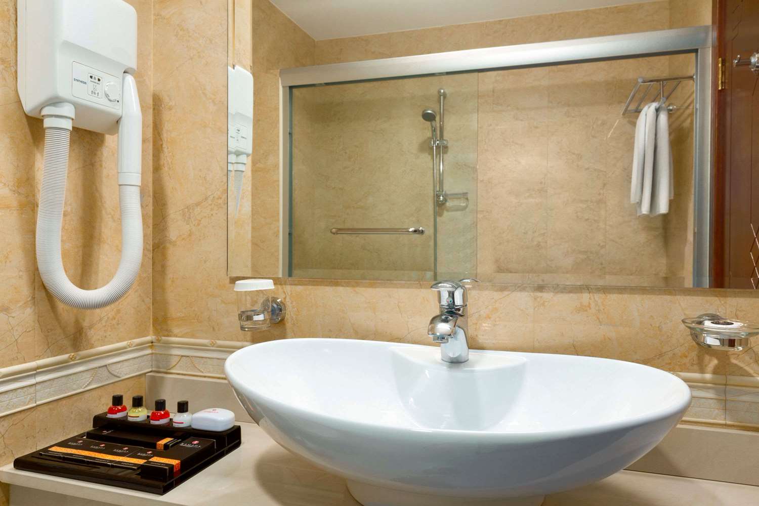 Фото Ramada Plaza by Wyndham Gence