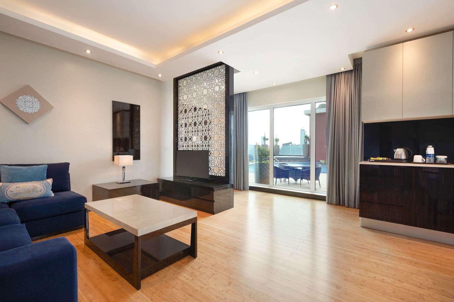 Фото Ramada by Wyndham Manama City Centre