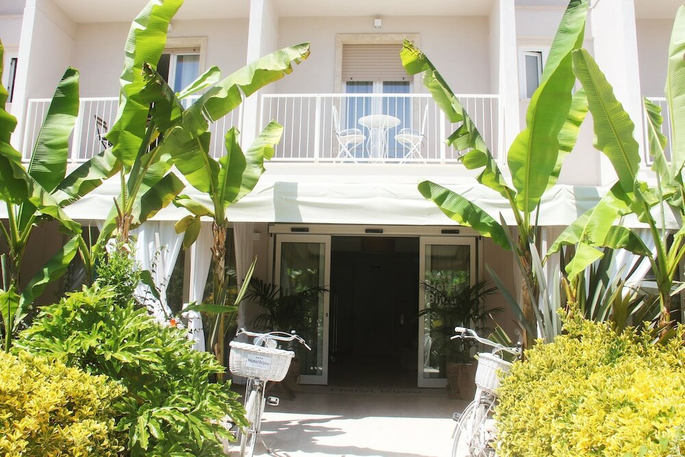 Фото Hotel Bijou