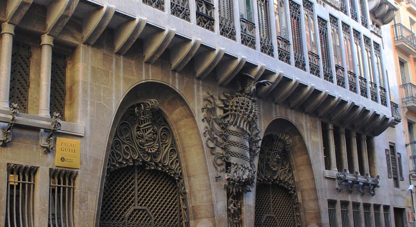 Фото May Ramblas Barcelona