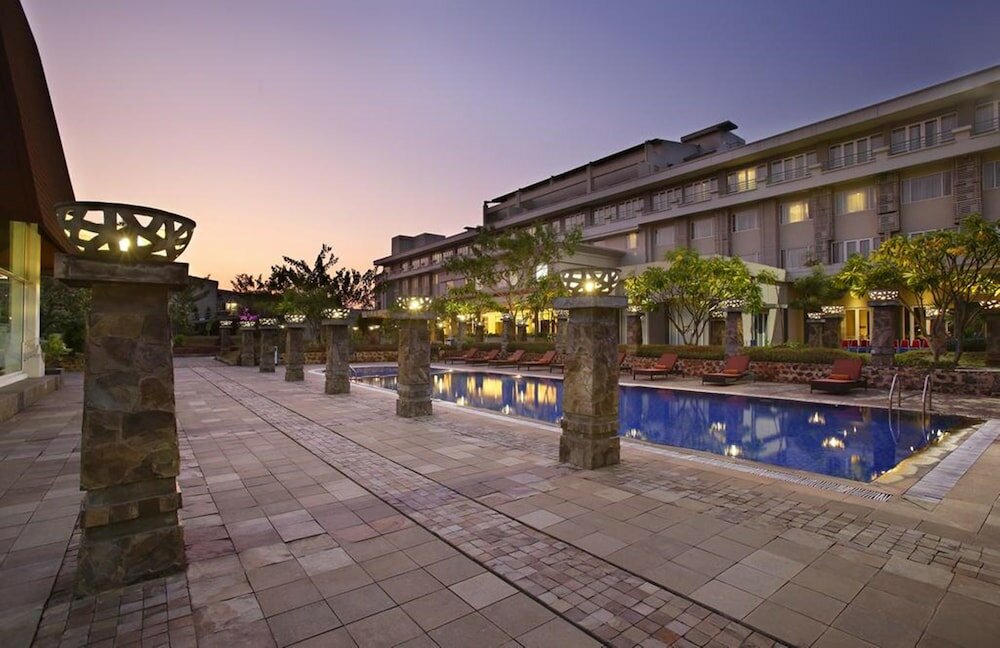 Фото отеля 2