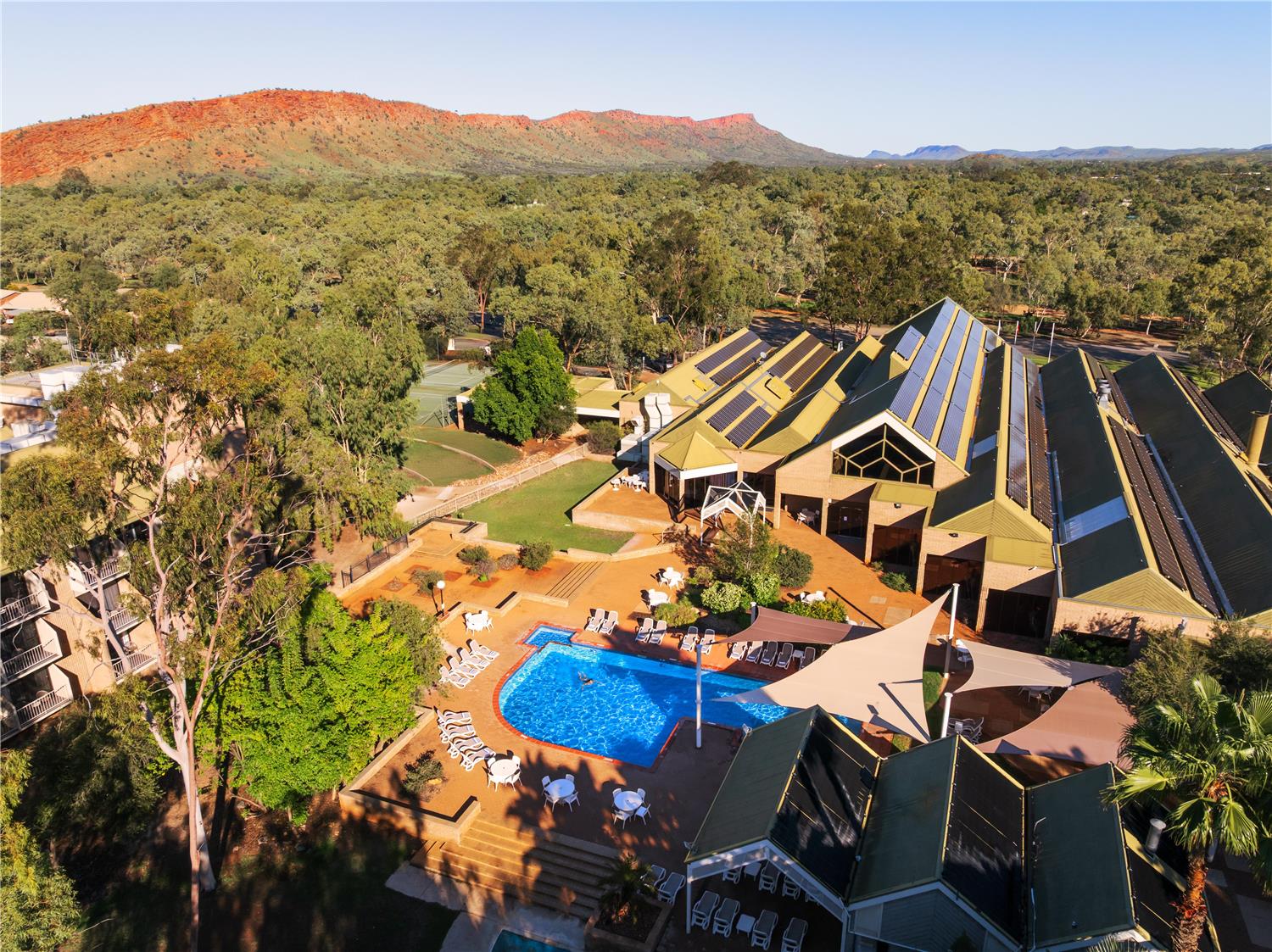 Фото DoubleTree by Hilton Hotel Alice Springs