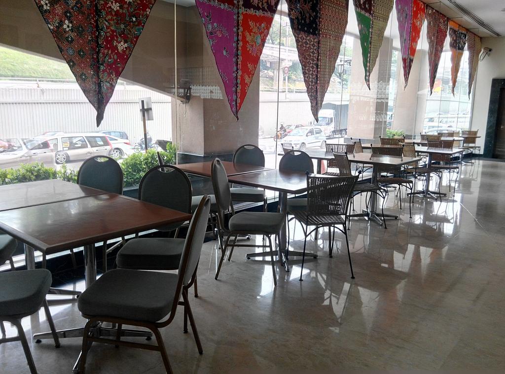 Фото Mandarin Court Hotel Kuala Lumpur