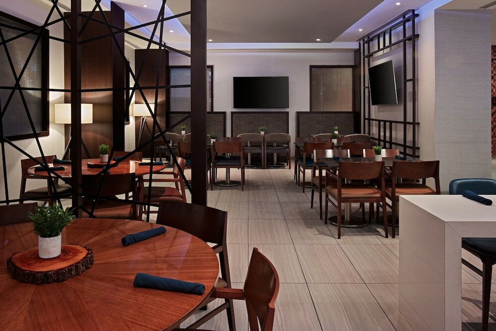 Фото Toronto Airport Marriott Hotel