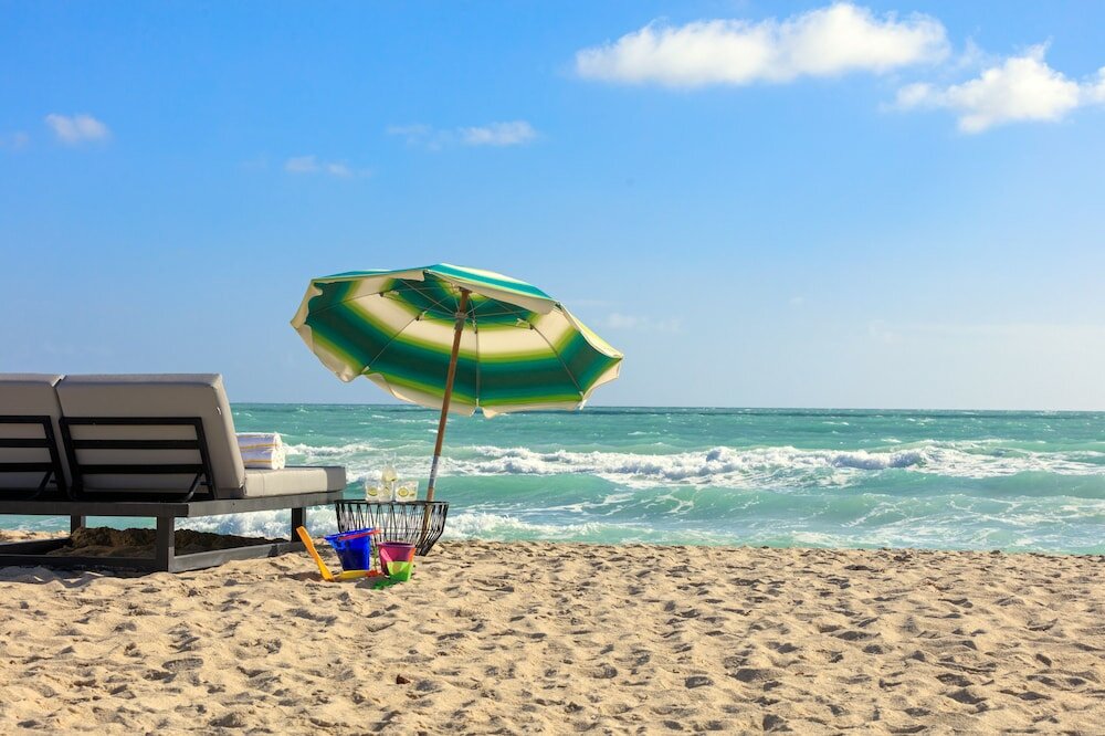 Фото Kimpton Surfcomber Hotel, an Ihg Hotel