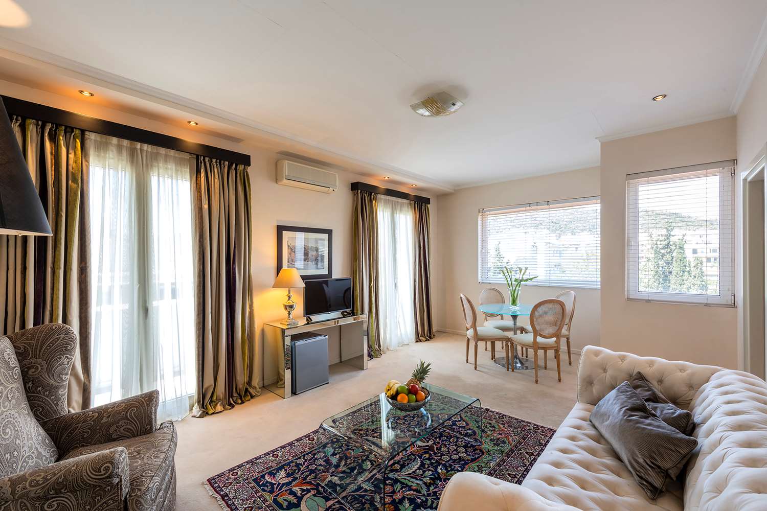Фото Best Western Plus Embassy Hotel