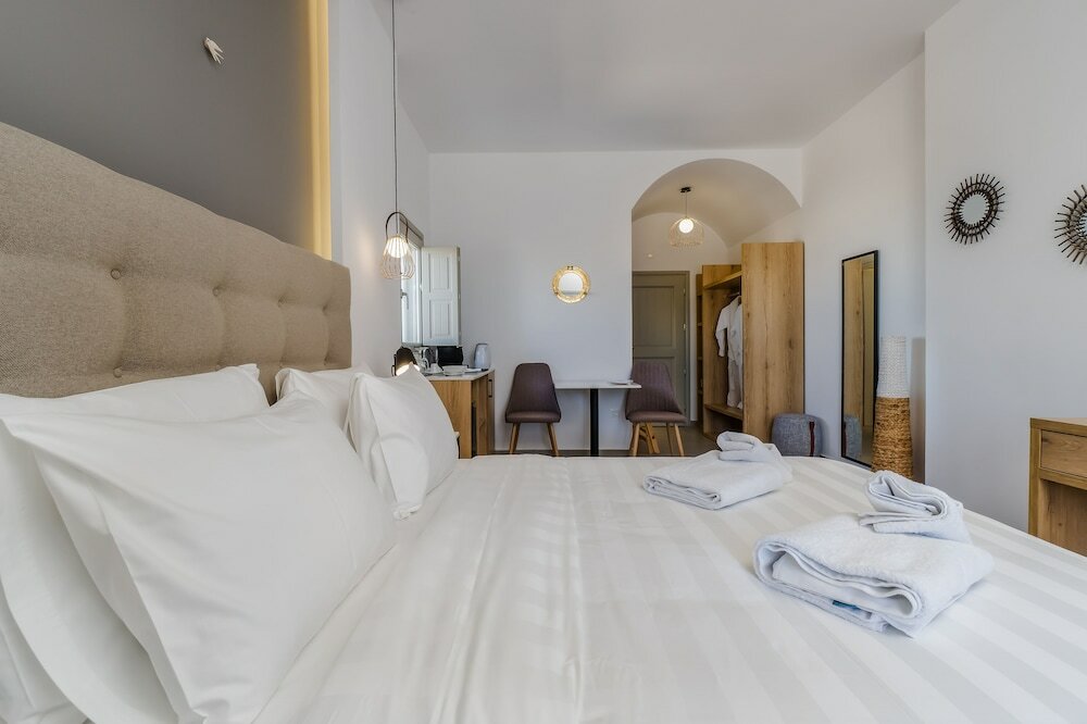 Фото Symphony Suites