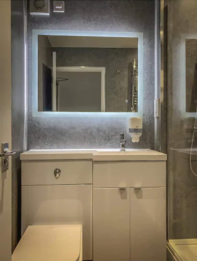 Фото King Robert Hotel