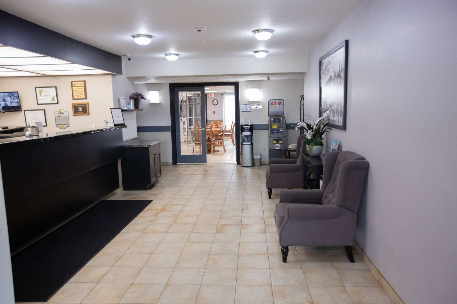 Фото Super 8 by Wyndham Whitecourt