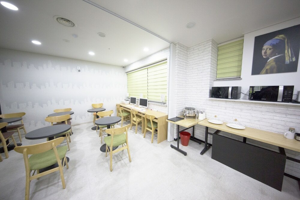 Фото Inn The City Business Hotel