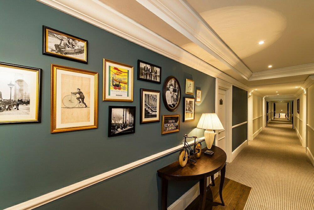 Фото The Bailey's Hotel London