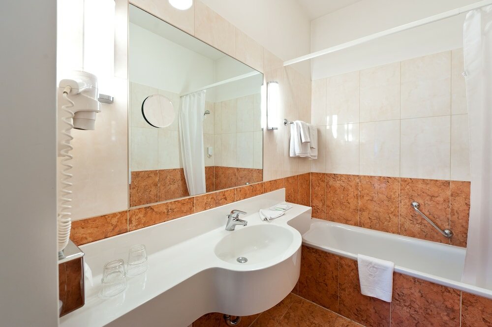 Фото Hotel Johann Strauss