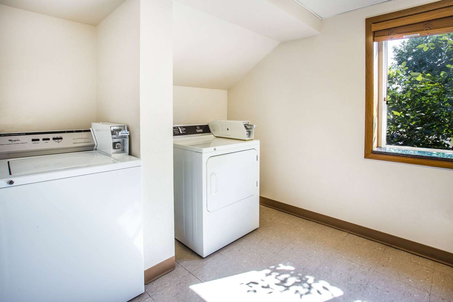 Фото AmericInn by Wyndham Menomonie