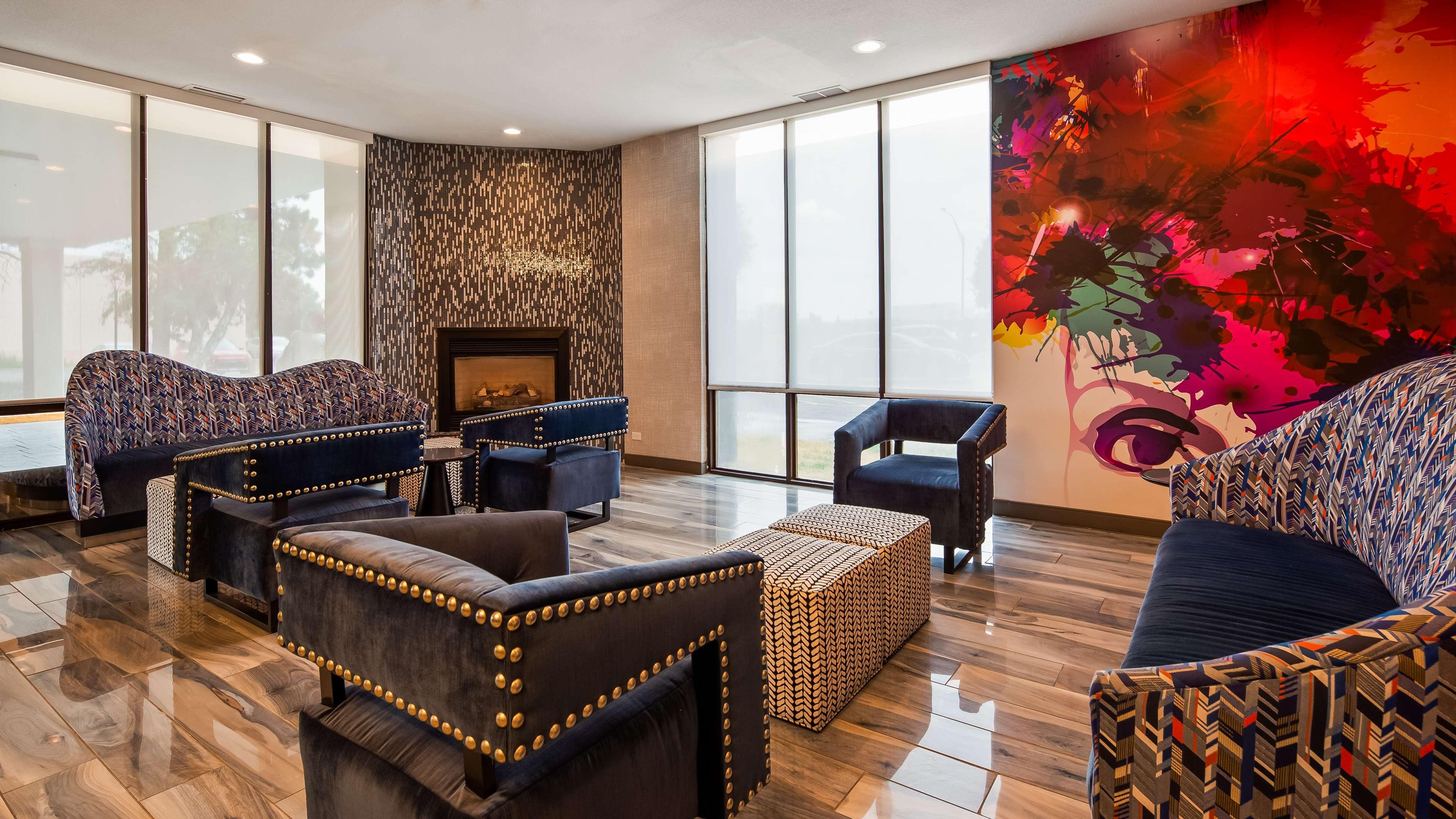 Фото Best Western Plus Executive Residency Denver-Central Park Hotel