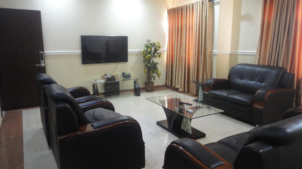 Фото Caesar's Court Hotel and Suites