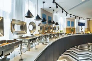 Гостиница Holiday Inn Express Urumqi Station, an Ihg Hotel