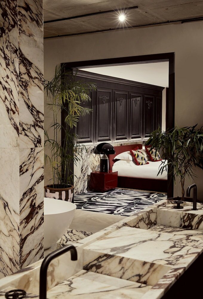 Фото Hallmark Hotel