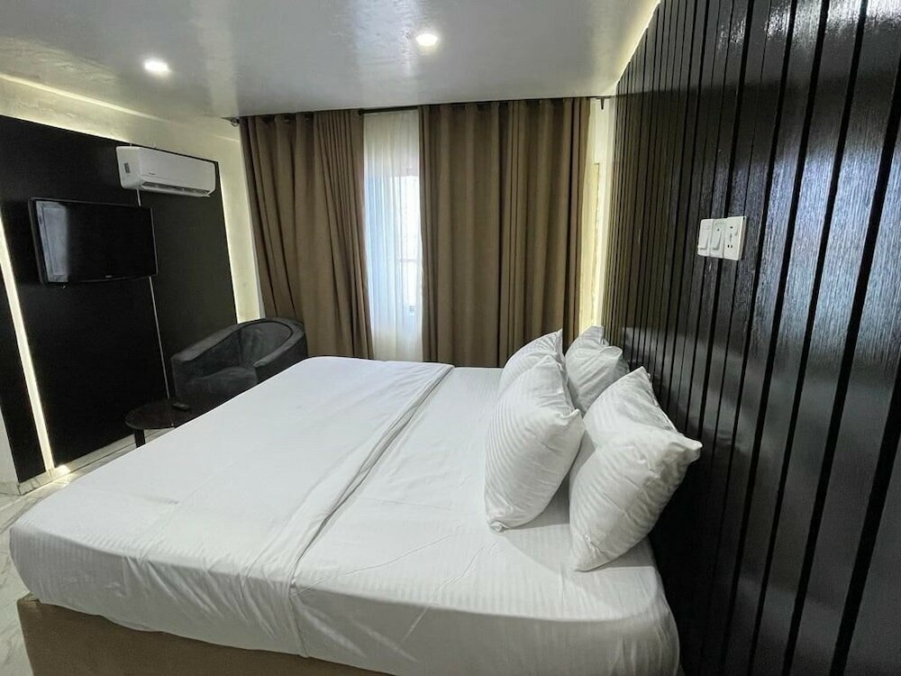 Фото Bluenest Hotel