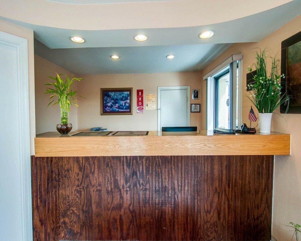 Фото Econo Lodge Civic Center