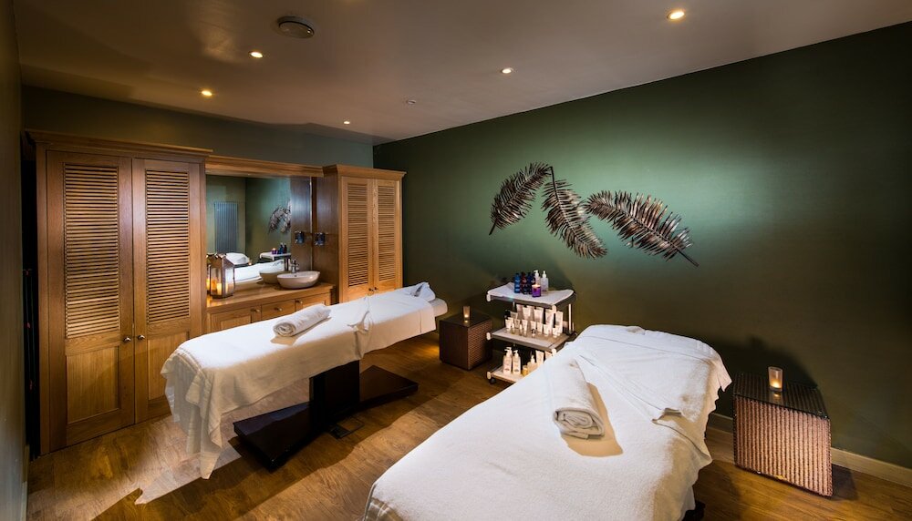 Фото Chevin Country Park Hotel & SPA