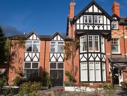 Гостиница Bryn Woodlands House в Уэльсе