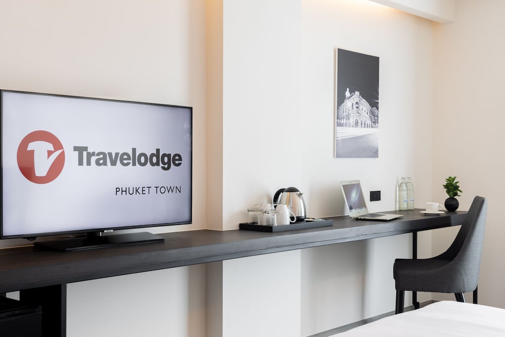 Фото Travelodge Phuket Town