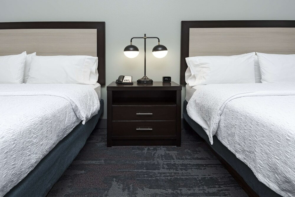 Фото Hampton Inn & Suites Raleigh Downtown